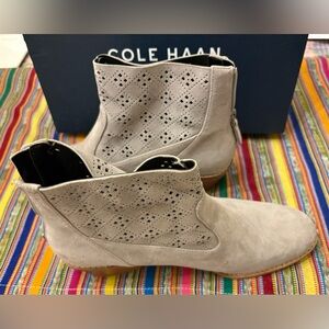 NIB COLE HAAN JAYNE Bootie in Ironside Suede 9.5m